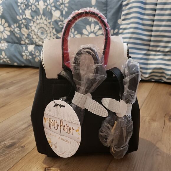 Danielle Nicole Gryffindor Harry Potter Tie Mini Backpack NWT - Picture 10 of 11